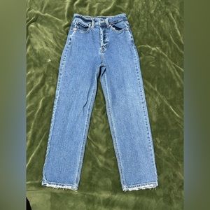 Brand: Wild Fable  Color: dark blue Type:Straight Legged jeans Size: 00